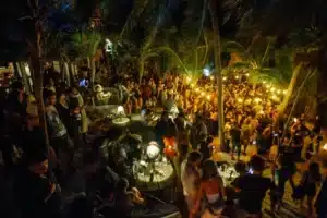 Tulum de noche