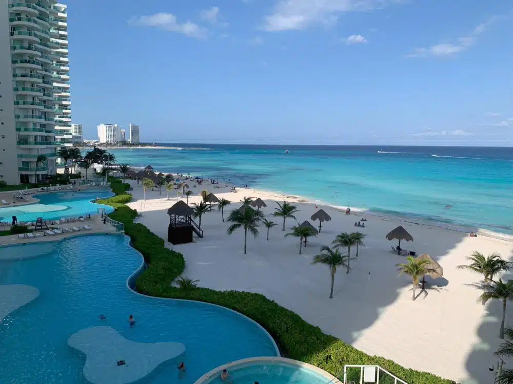 Bay View Grand Condos: Lujo y Rentabilidad en la Zona Hotelera de Cancún